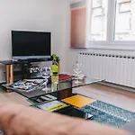 Modern Apartment Near Cathedral - Best Location