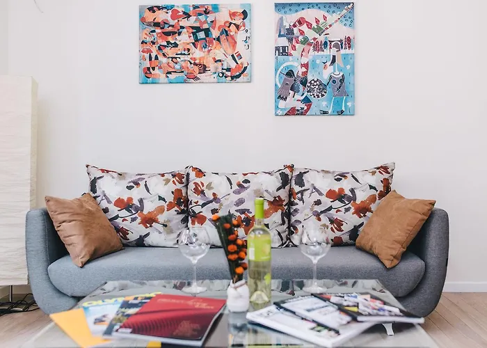 Modern Apartment Near Cathedral - Best Location